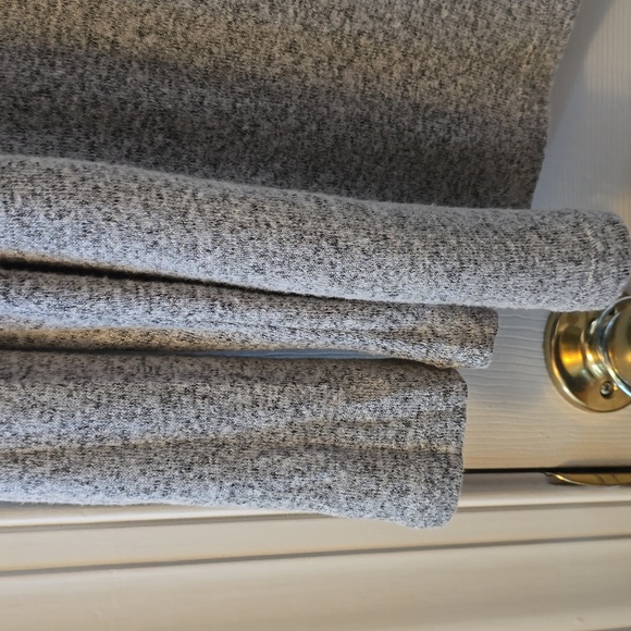 ST. JOHNS BAY WOMAN'S PLUS SIZE HEATHER GRAY LONG SLEEVES TOP SIZE 2X - Picture 6 of 14